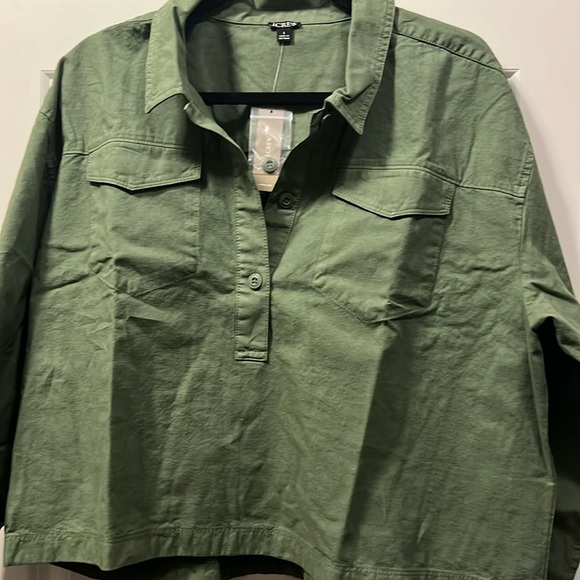 NWT J. Crew green top - Picture 4 of 4